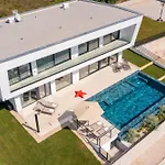 22 Villa *