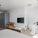 Villa 22 *
